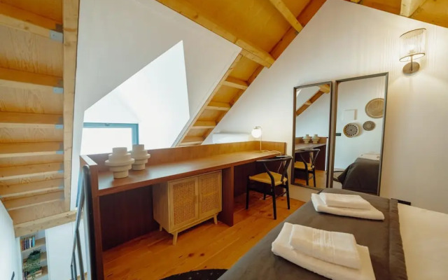 Elegant Downtown Apartment by Vacationy