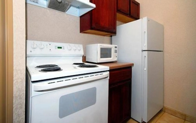 Quality Inn & Suites, Near University