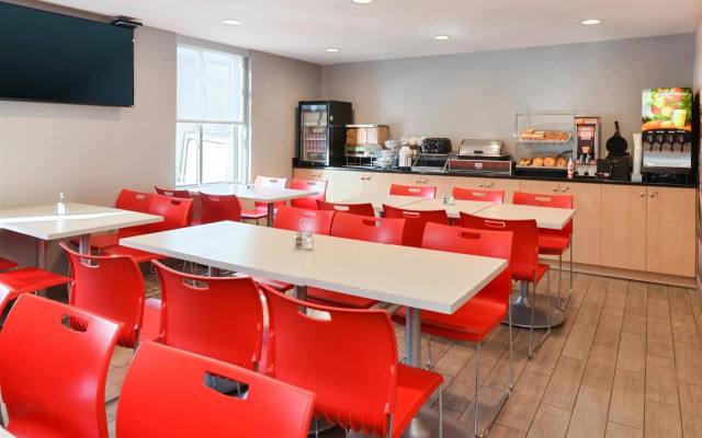 Red Lion Inn and Suites Brooklyn