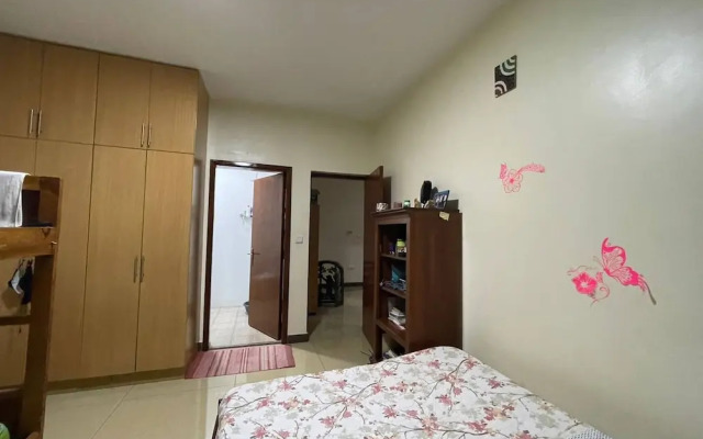 Room-nshuti Spacious Quiet Rm For Short