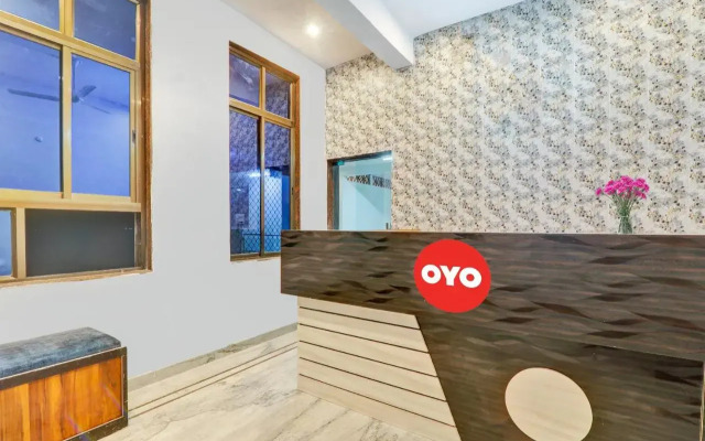 OYO Flagship 703742 Hotel C.r.k Inn