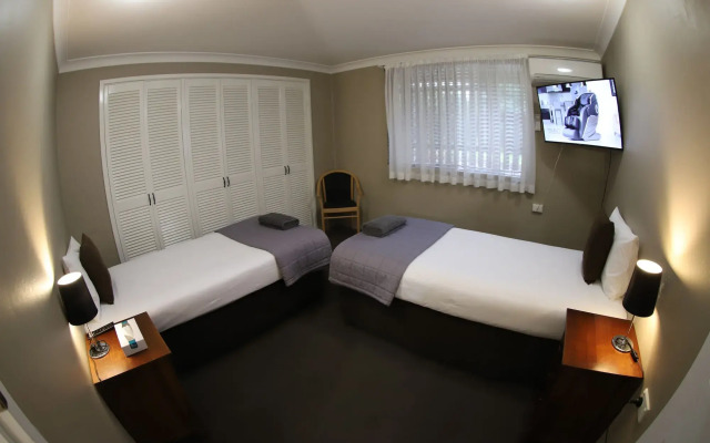 Sleepy Hill Motor Inn