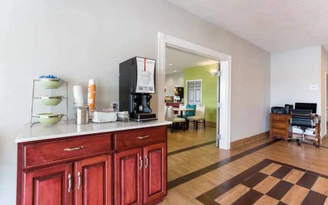 Quality Inn & Suites Ferdinand