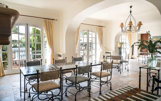 Château les Crostes