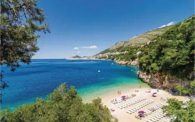 Two-Bedroom Apartment Mlini with Sea view 09