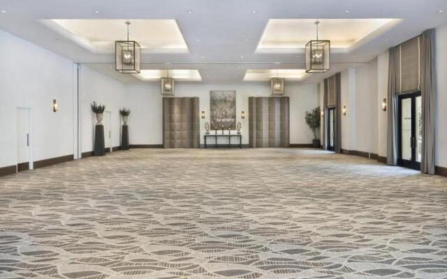 Luxe Sunset Boulevard Hotel
