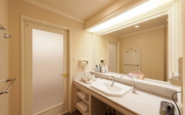 Hotel Wow The King & Queen Himeji-Higashi - Adult Only