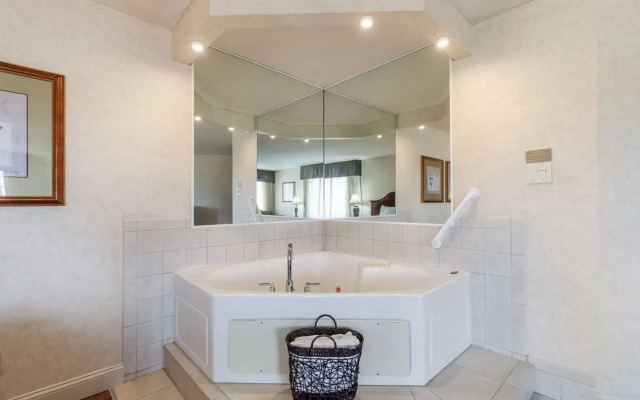 Best Western Plus Steeplegate Inn