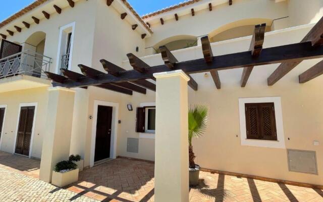 'New for 2022' luxury 3 bedroom, 'Villa Cascata', pool, close to Olhos de Agua