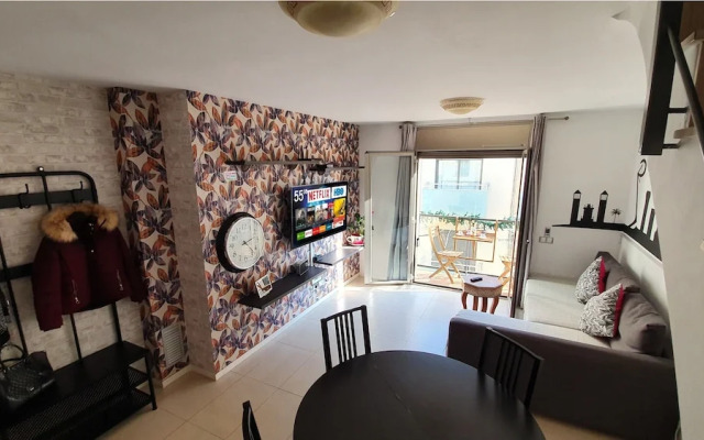 Attic Terrace BBQ, Airport-Barcelona, cerca Playas Castelldefels
