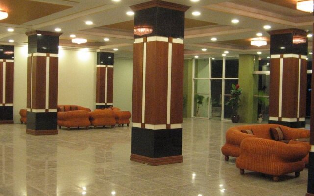 Jade Royal Hotel