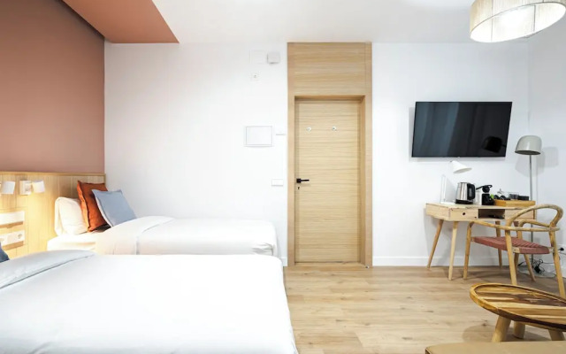 Vallecas Suites by Olala Homes