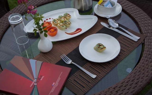Hotel Seven Oaks