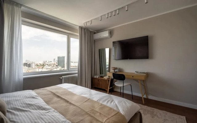 Views of all the Palaces 2BR Stunner
