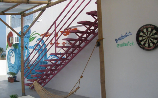 MNL Beach Hostel Boracay
