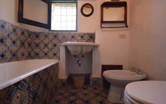 Cozy Holiday Home in Collesano With Pool