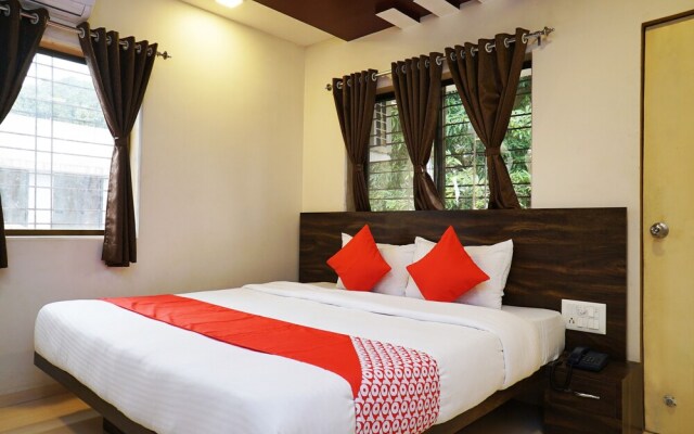 OYO 18683 M K Palace