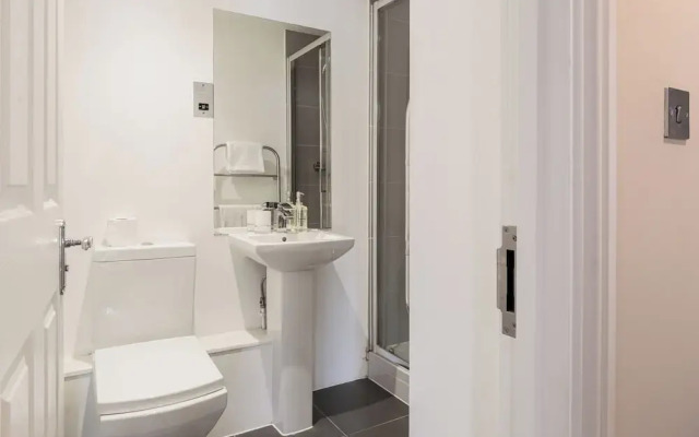 Stunning 2 Bed in Centre of Cheltenham