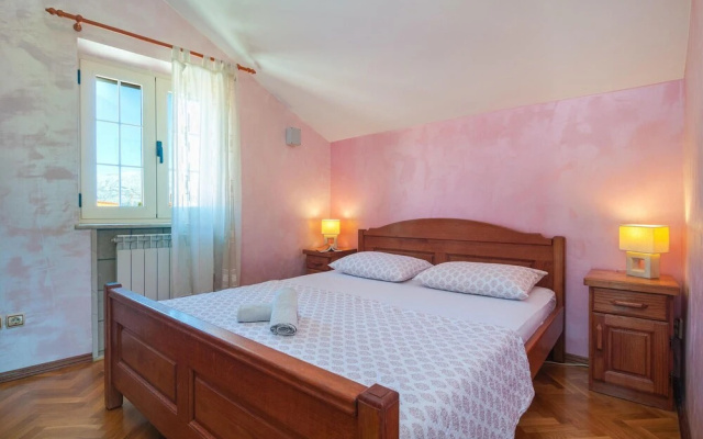 Amazing Home in Selca With Wifi and 3 Bedrooms