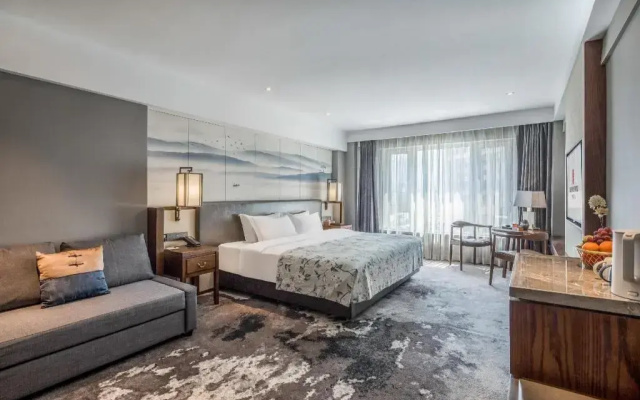 Rezen Dong Hotel (Harbin West Railway Station, Wanda Plaza)