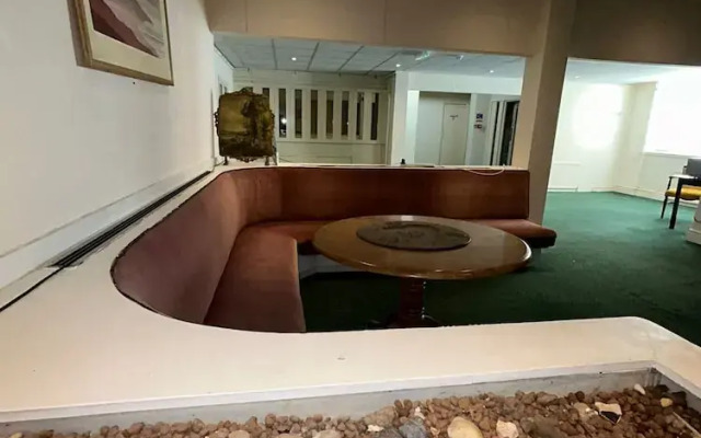 Cumberland Hotel