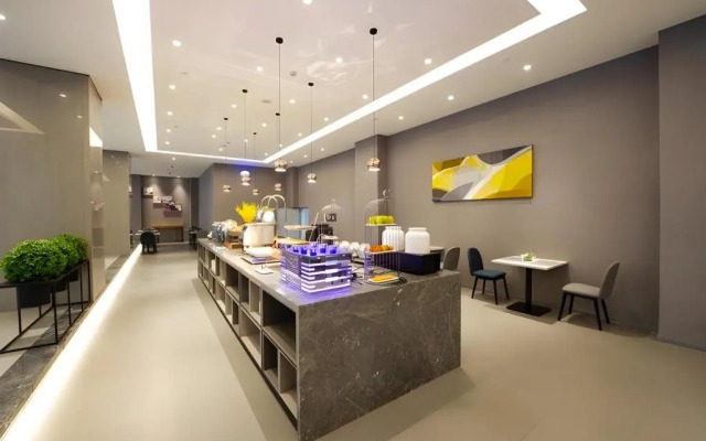 Home Inn Selected (Shanghai Raffles, North Bund)