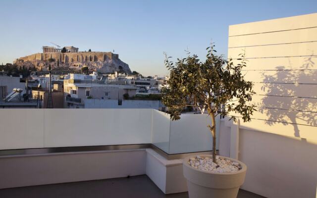 Luxury Penthouse touching the Acropolis by GHH