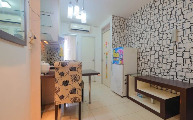 Emerald Functional 2BR Apartment Gading Nias
