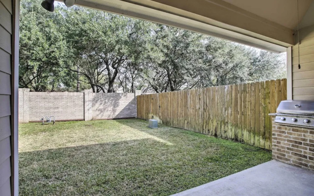 Modern Houston Townhome Near The Woodlands
