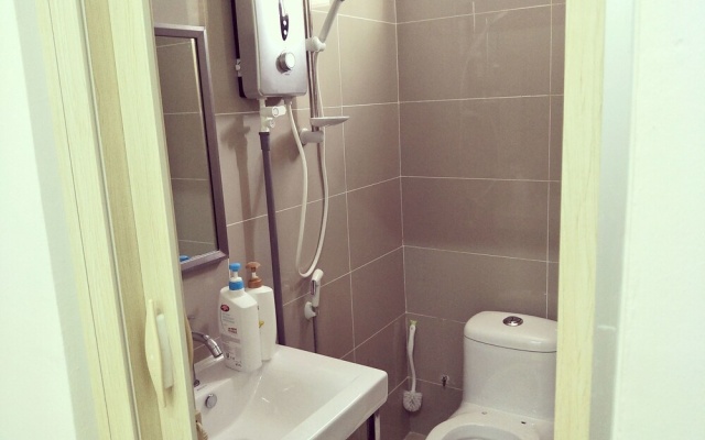 City Moon's Cottage 1 – Bathroom – Kota Bharu