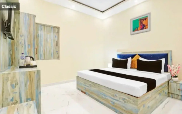 Goroomgo Vrrinda Home Stay Varanasi
