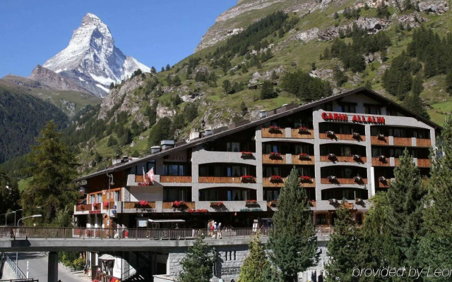 Swiss Alpine Hotel Allalin
