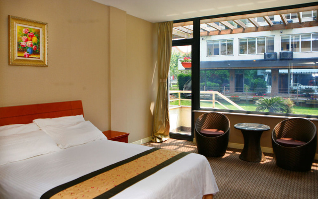 Oriental Land Holiday Village – Guest Rooms – Shanghai