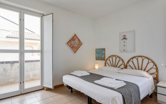 Splendid Holiday Home in Pozzallo With Garden