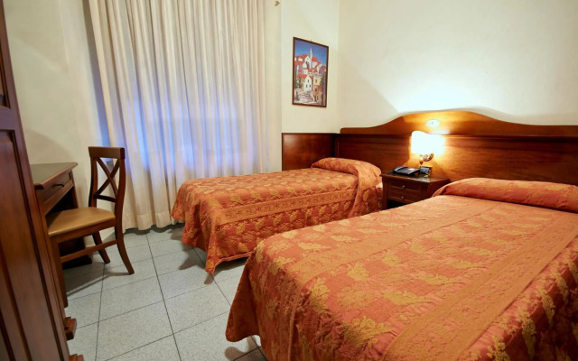 Pavone Hotel 