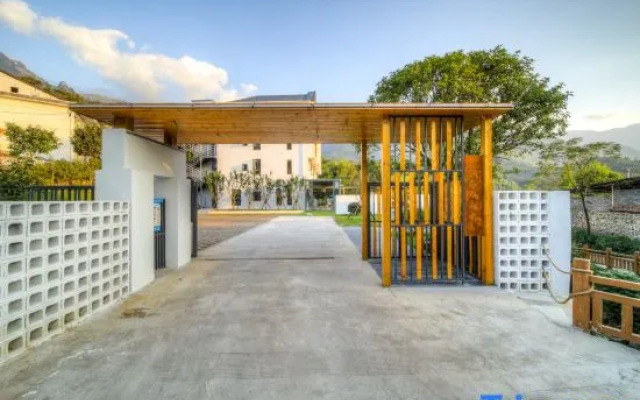 Wugong Mountain falls in love with Huaxi