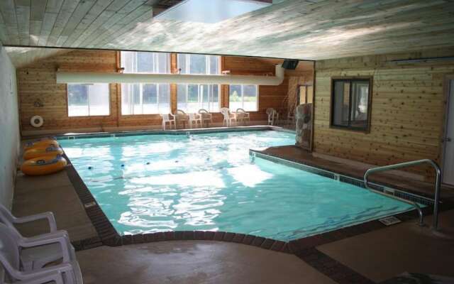 Mackinaw Beach & Bay Inn & Suites