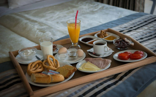 Mantinia Bay Hotel