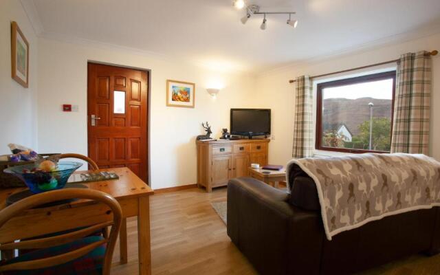 Lochview House Apartment