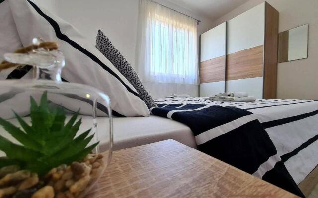 Apartments Ana Medulin