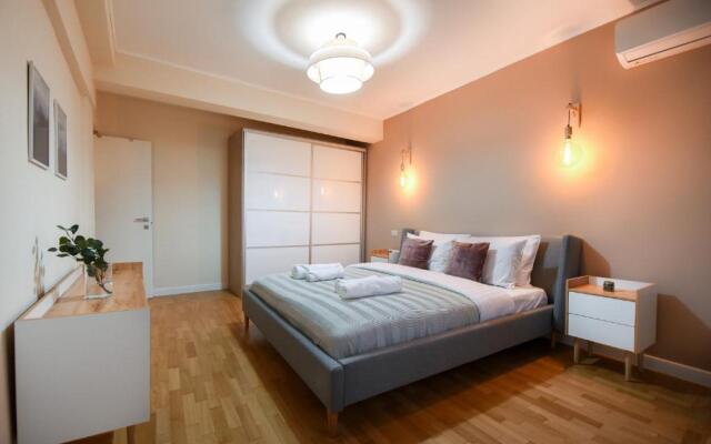 THE DREAM Apartment - Near Radisson Hotel