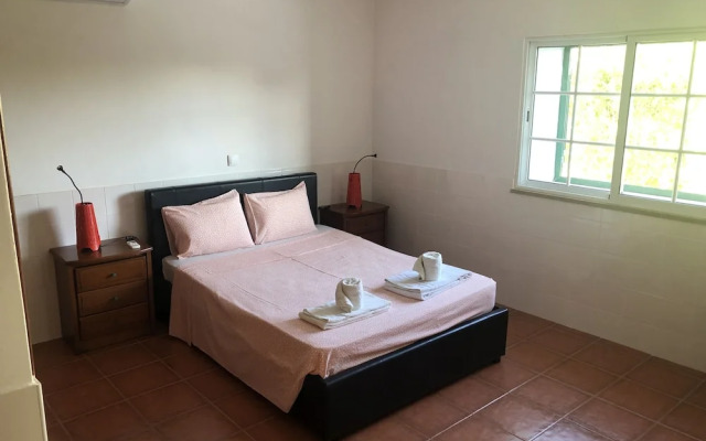 Rustic Villa With Pool Near Olhao