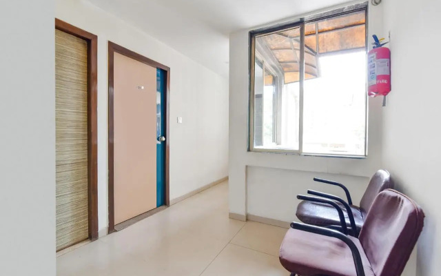 Fabhotel Raj Ratna