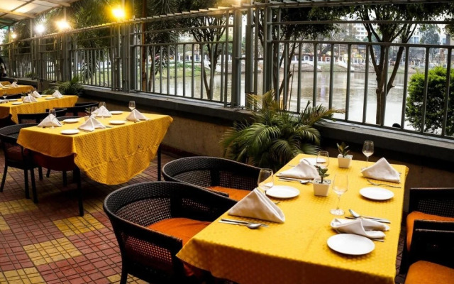 Le Lac Sarovar Portico Ranchi
