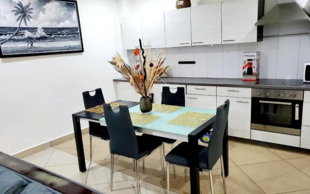 Fully Serviced Furnished 2 Bedroom Apartment