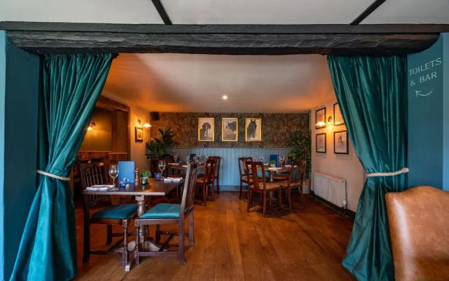 High Corner Inn