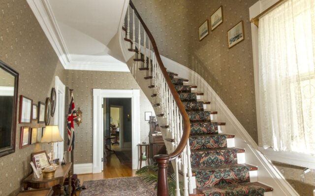 Homeport Historic Bed & Breakfast/Inn c 1858