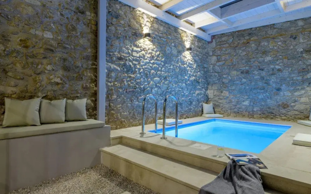 Incomparable Plaka s Lux 2bdrm Apt w Pvt Heated Pool