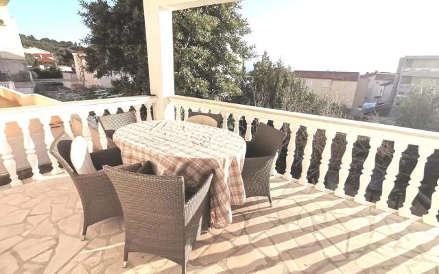 Apt White Idyll, 3 Bedrooms, 3 Bathrooms, Terrace Apt
