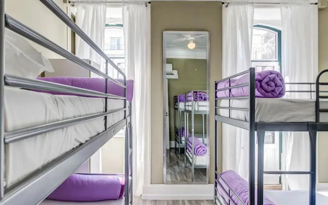 Hostel Seven Hills